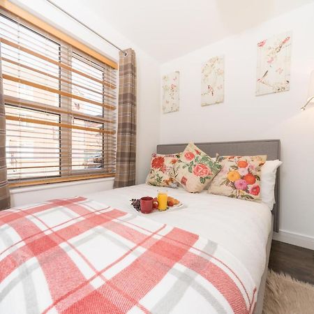 City Centre Posh Parlour Gated Parking 1Bed Wifi キングストン・アポン・ハル エクステリア 写真