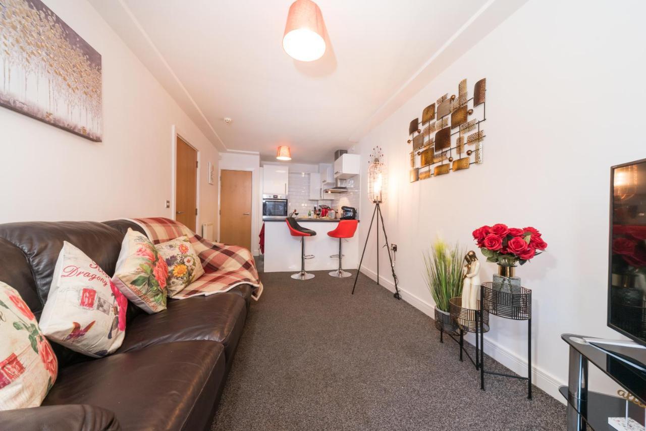 City Centre Posh Parlour Gated Parking 1Bed Wifi キングストン・アポン・ハル エクステリア 写真